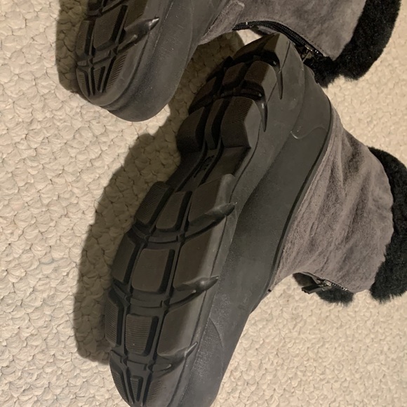 Sorel grey black fur slip on insulated boots 7.5 - Picture 6 of 6